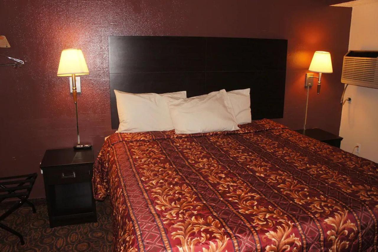 Econo Lodge Waite Park Buitenkant foto
