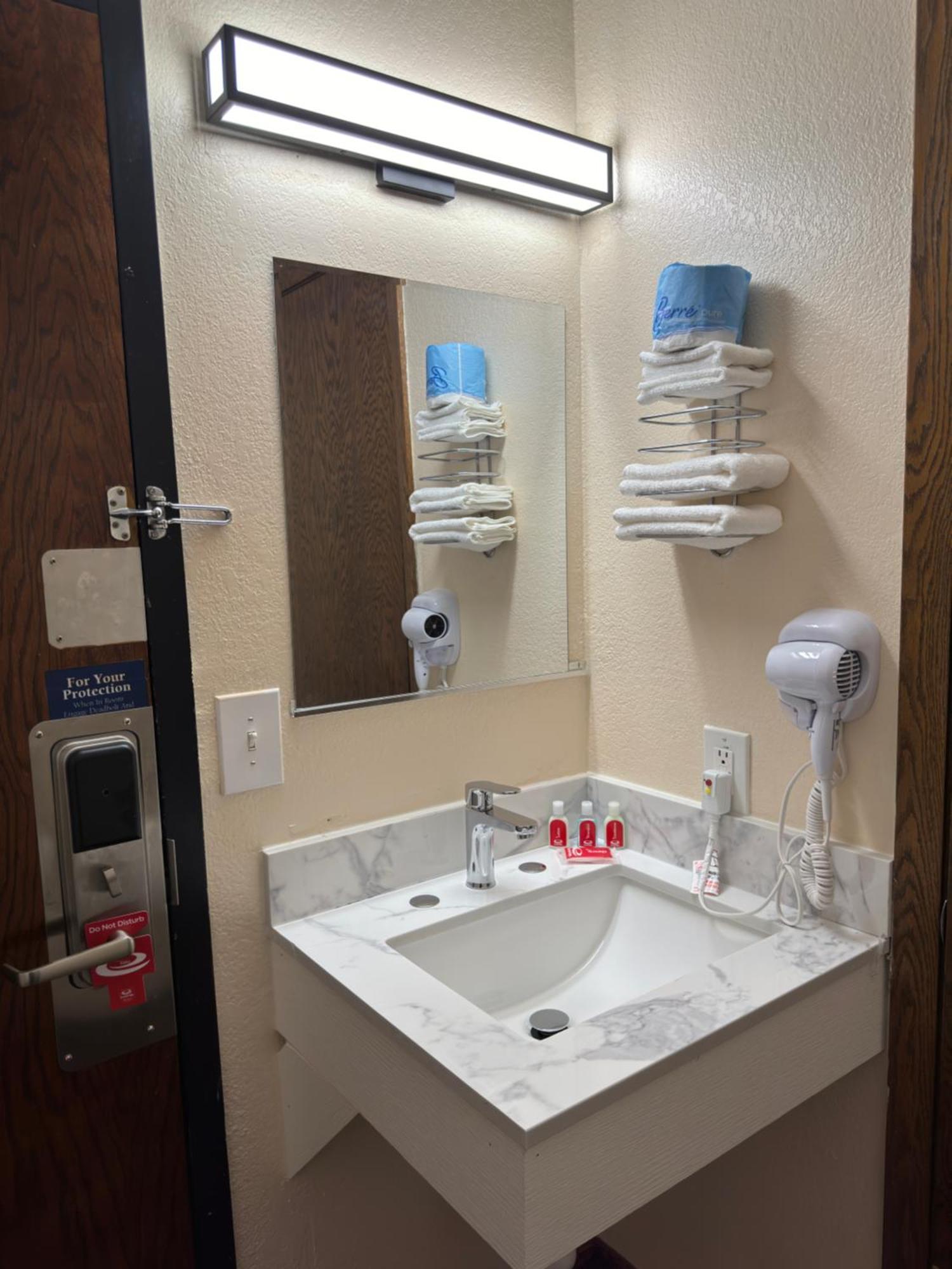 Econo Lodge Waite Park Buitenkant foto