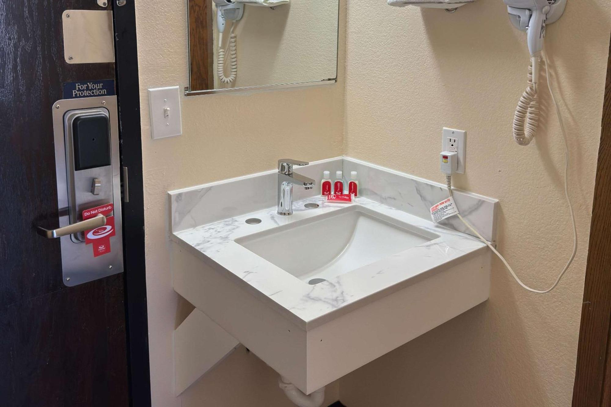 Econo Lodge Waite Park Buitenkant foto